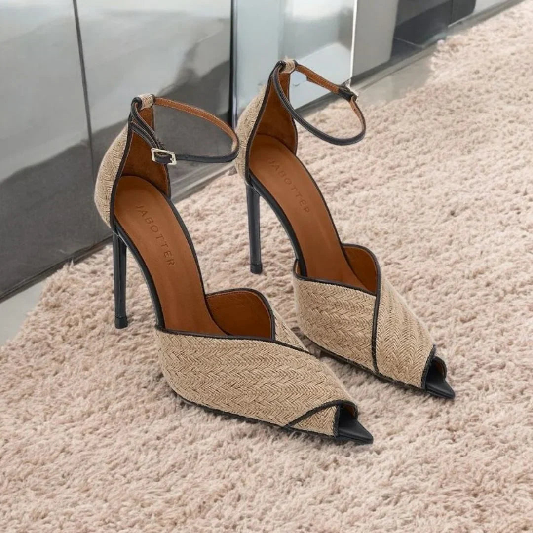 Ofis Siren (Ofis Şıklığı):Takımların Altına Stiletto Tercihleri