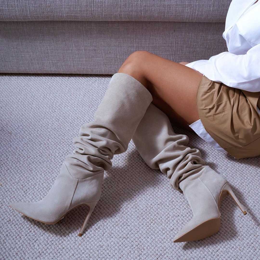 Kısa Boylu Kadınlar Uzun Çizme Giymeli mi?