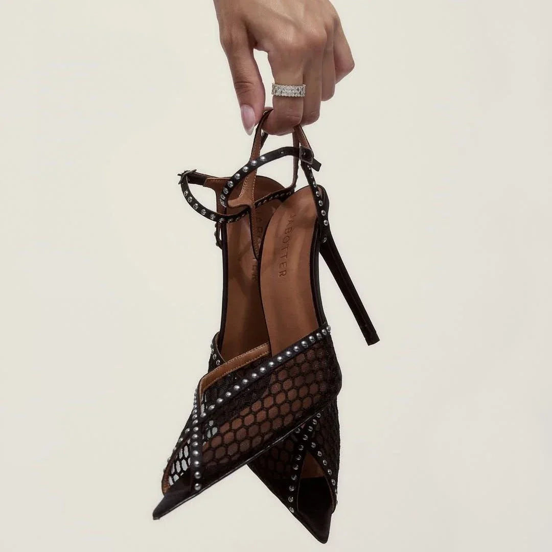 Topuklu Ayakkabı Bol Geliyorsa Ne Yapmalı?